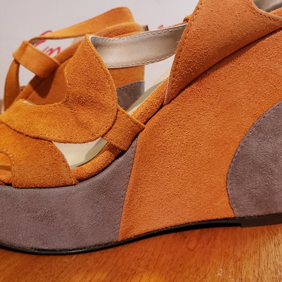 EMMA LOU Wedges. Suede. Sz.8 NWB - Picture 2 of 6